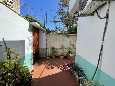 Av. los Quilmes 1255 entre Misiones y