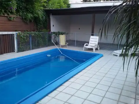 Casa en Venta, Villa Gesell, Zona Sur.-