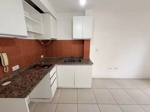 Departamento en Alquiler en Moron Sur, $ 320.000