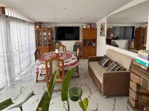 Depto Tipo Casa 3 ambientes con 2 baños