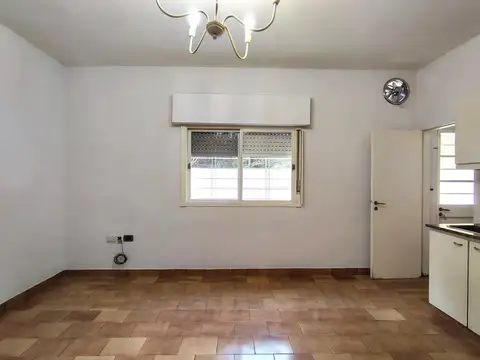 Depto Tipo Casa en Alquiler en Morón Sur, $ 600.000