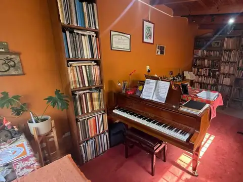 Casa 5 ambientes con 1 baño