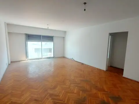 Departamento 3 amb, con dependencia, balcón, contrafrente, con renta