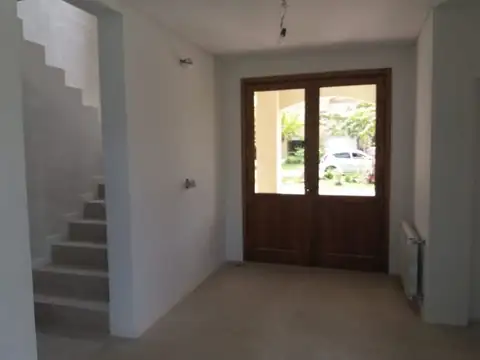 Casa 6 ambientes con 3 baños