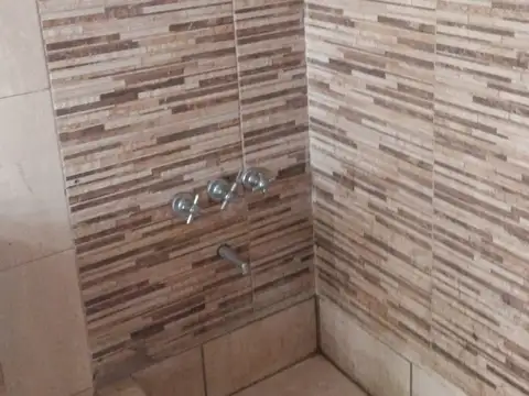 VENTA DE CASA 2 AMB CON PILETA GRAL. RODRI