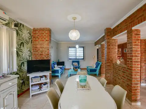 Depto Tipo Casa en Venta en Manuel B Gonnet, USD 100.000