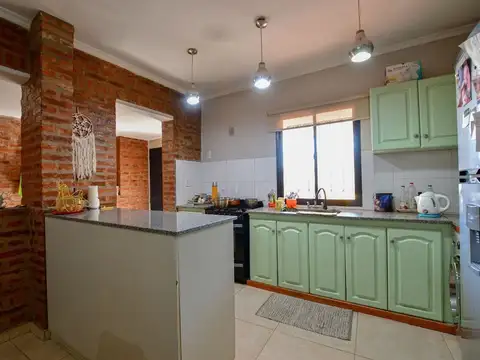 Depto Tipo Casa 6 ambientes con 2 baños