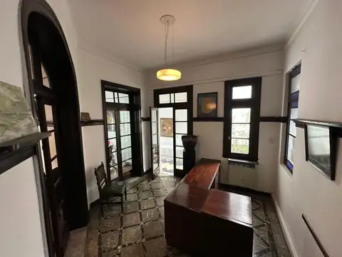 Casa en Alquiler con 1 cochera
