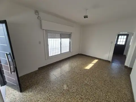 Depto Tipo Casa en Alquiler de 3 ambientes
