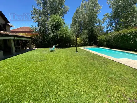 Casa 5 ambientes con 2 baños