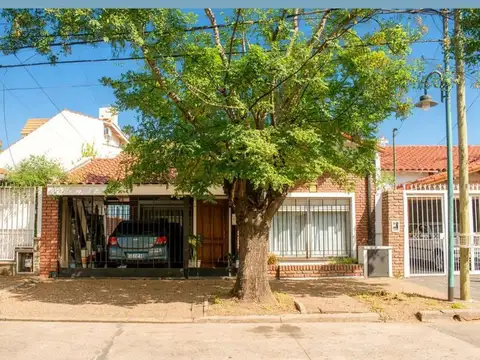Venta Casa 5 Ambientes Carapachay con Terraza