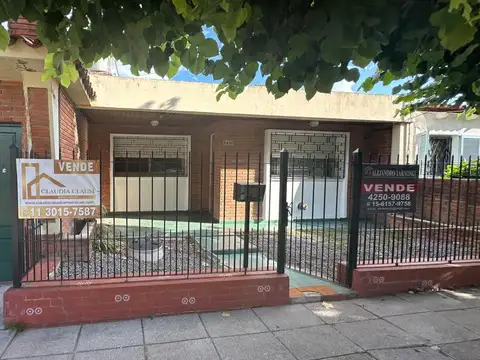 1 De Mayo 2430