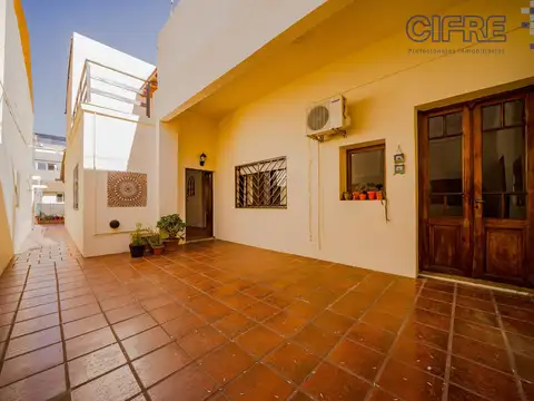 Depto Tipo Casa en Venta de 5 ambientes