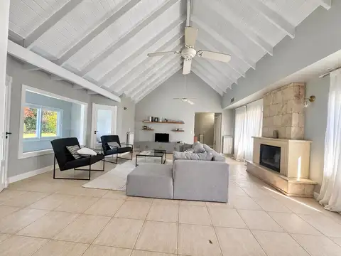 Casa en Alquiler al Norte