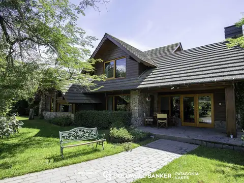 Casa 6 ambientes con 2 baños