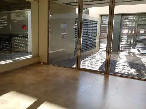 Inte G Larralde 1900, Piso 1