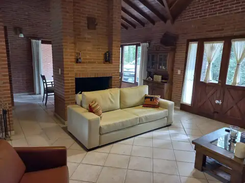 Casa en Venta en Carilo, USD 350.000