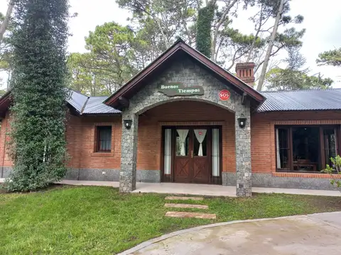 Cod 307 – Casa en Jilguero y Divisadero