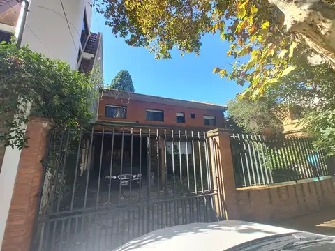Casa 6 ambientes con 3 baños