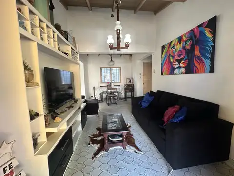 Depto Tipo Casa en Venta con 1 cocheras