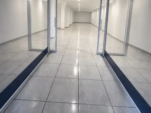 LOCAL COMERCIAL EN ALQUILER – AV. ENTRE RÍOS 516 – MONSERRAT