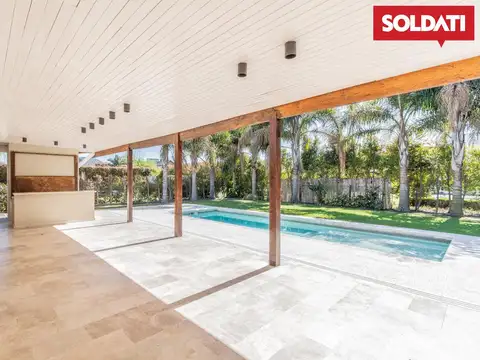 Barrio Las Liebres, 4 dormitorios, 2 suites, lote central, Casa en venta y alquiler anual