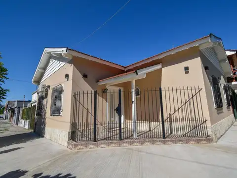 Casa Multifamiliar en Venta de 6 ambientes