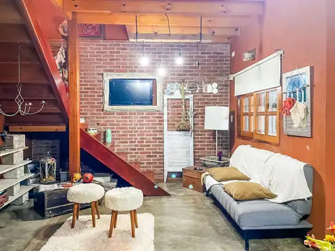 Casa en Venta con 3 cocheras