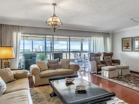 Departamento en Venta en Playa Brava, USD 485.000