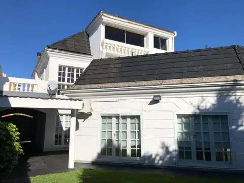 Venta Casa Estilo Frances Barrio Palmares 1 Etapa
