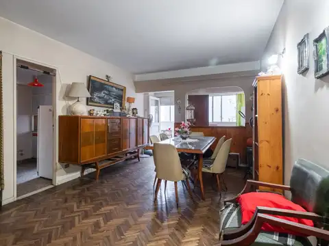 Amplio 4 Ambientes con Balcon - Contrafrente - Excelente Ubi