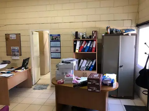 Depósito - Gapón de 800 m2 en  Wilde Avellaneda EXCELENTE ESTADO - VENTA -