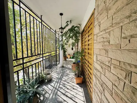 Venta Casa con Departamento Guaymallén