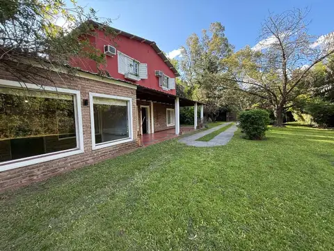 Venta Casa 5 Ambientes en Glew Parque y parrilla