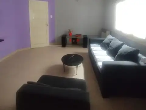 Casa retasada en General Las Heras, zona centrica