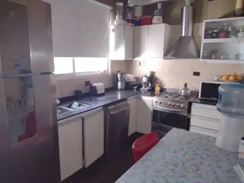 Depto Tipo Casa 5 ambientes con 4 baños