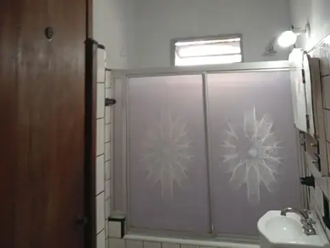 Depto Tipo Casa en Alquiler en Carapachay, $ 700.000