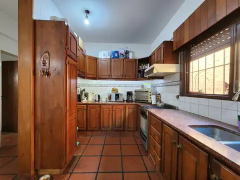 Casa 5 ambientes con 3 baños