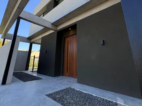 Casa en Venta en La Candida Club de Campo, USD 355.000