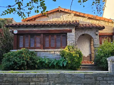 CHALET 4 AMBIENTES, PUNTA MOGOTES