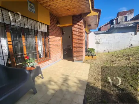Casa 4 ambientes con 2 baños