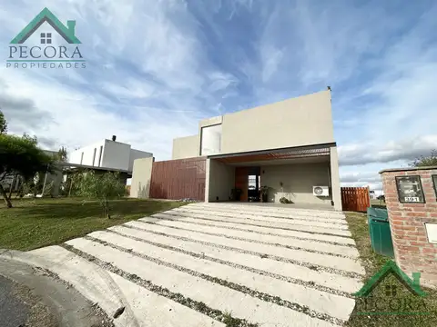 Casa en Venta en San Sebastian, USD 320.000