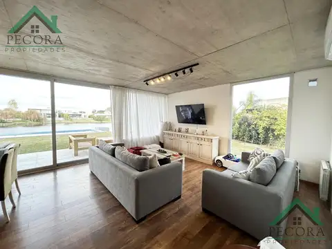 Casa en Venta al Oeste