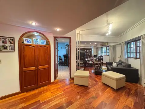 VENTA CASA 4 AMB DUPLEX PATIO PARRILLA FLORESTA