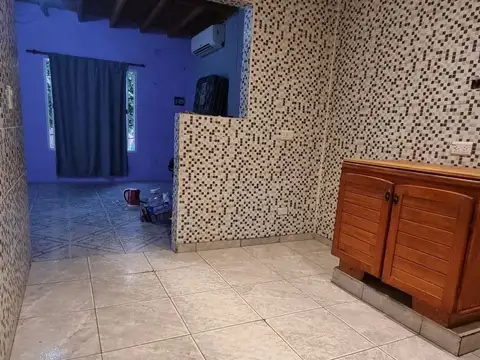 Casa 4 ambientes con 1 baño