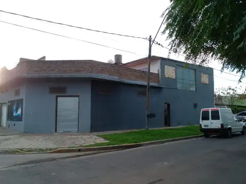 ALQUILER DE LOCAL COMERCIAL EN VILLA TESEI