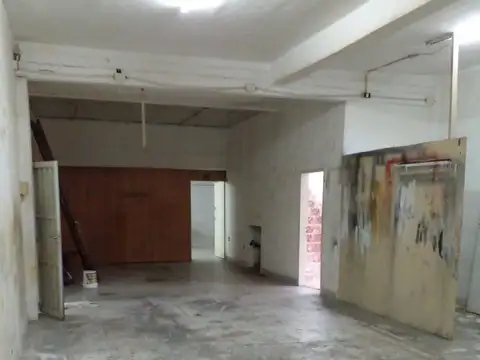 Local en Alquiler en Villa Santos Tesei, $ 850.000