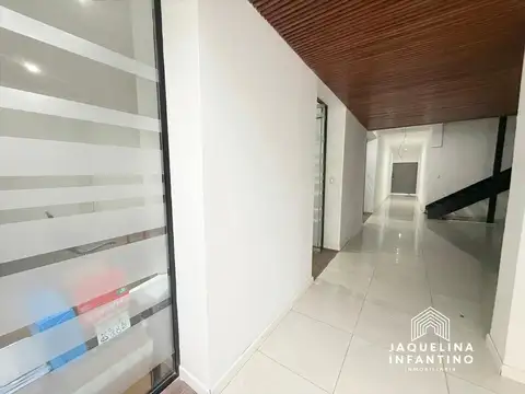 VENTA LOCAL Y OFICINAS RAMOS MEJIA - SOBRE AV. DE MAYO