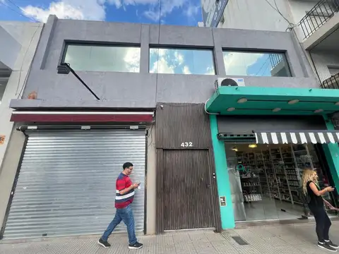 VENTA LOCAL Y OFICINAS RAMOS MEJIA - SOBRE AV. DE MAYO