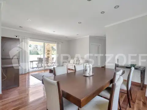 Casa en Alquiler en Ayres De Pilar, USD 2.500